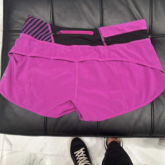 Lululemon low rise speed up 2.5 - Picture 2 of 3